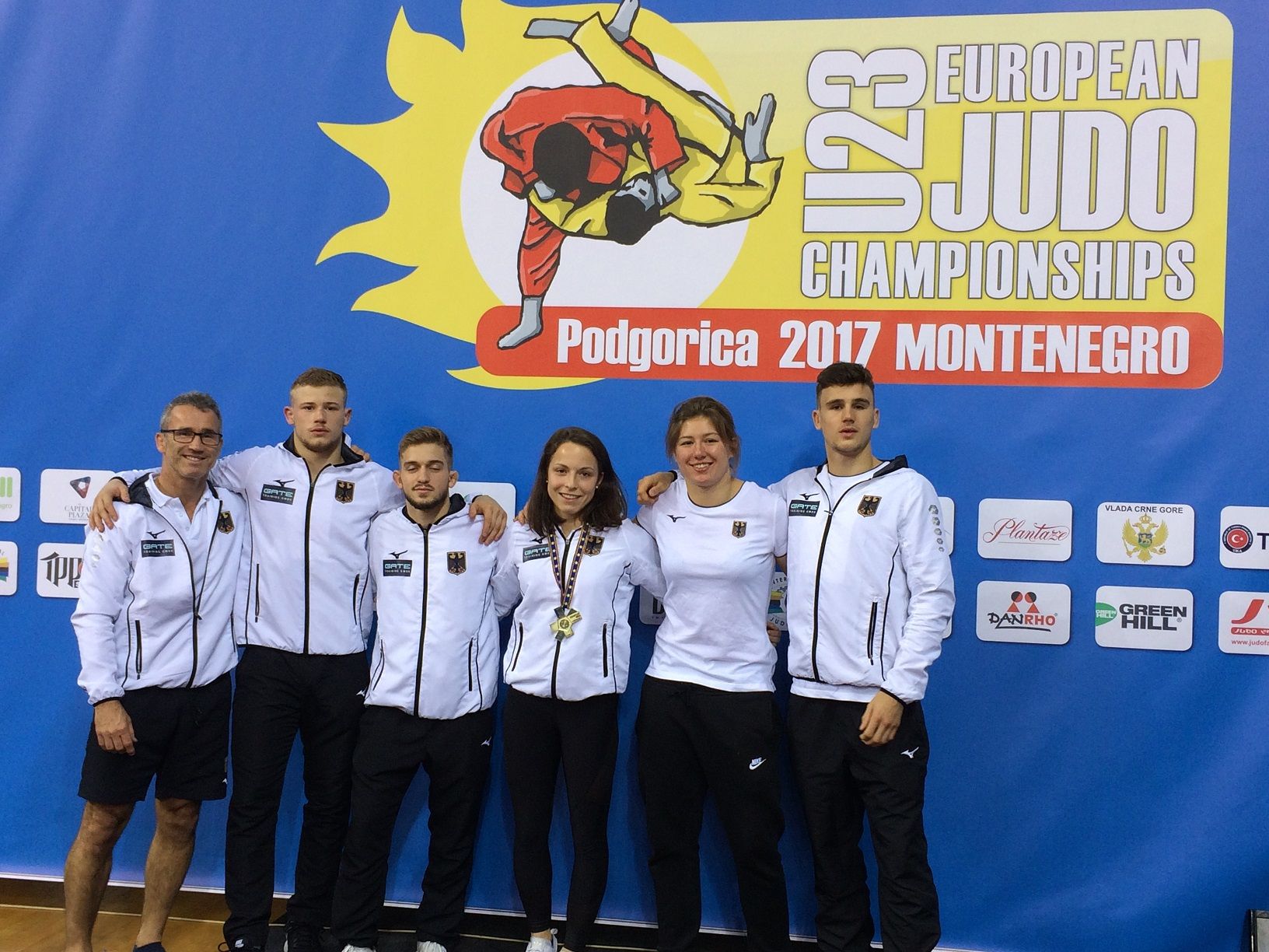 Europameisterin Amelie Stoll mit den bayerischen EM-Teilnehmern