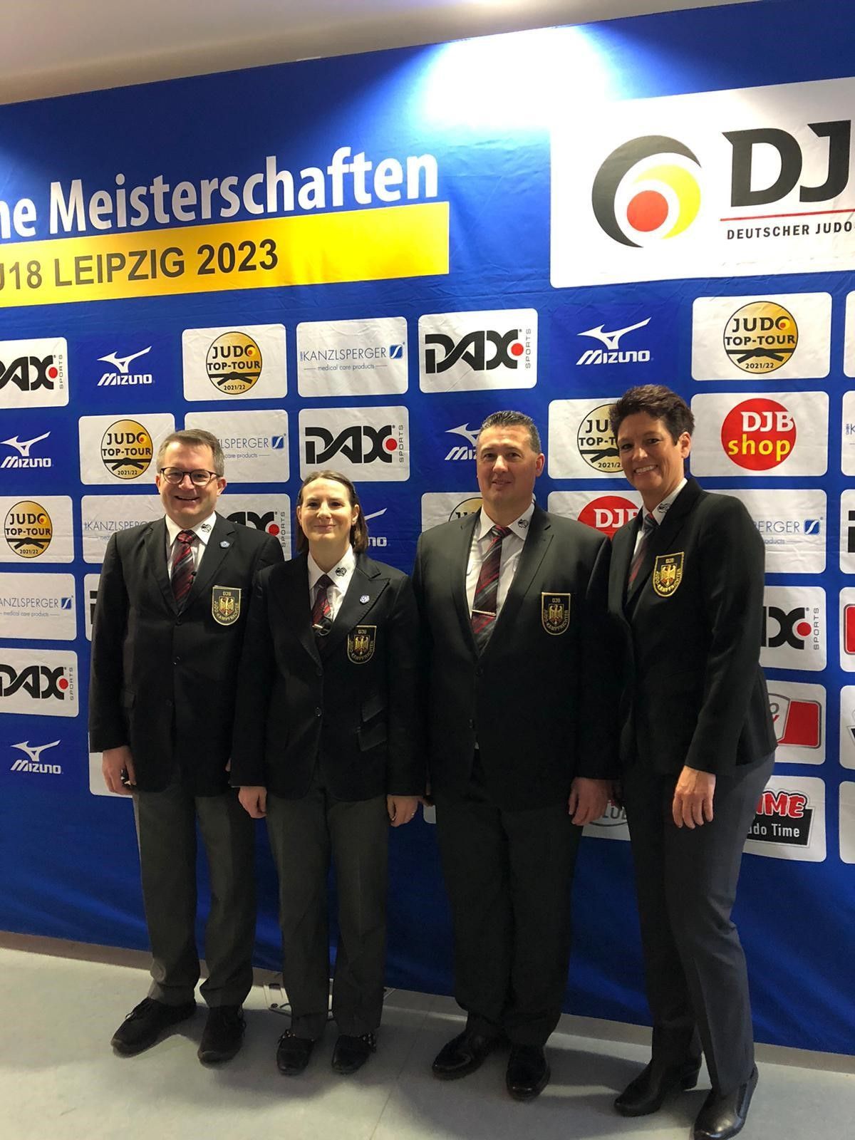 Für den BJV waren als Kampfrichter (v.l.) Martin Jung, Ingrid Zeilinger, Jürgen Neumaier und Manuela Kohlhofer bei der DEM U18 in Leipzig.